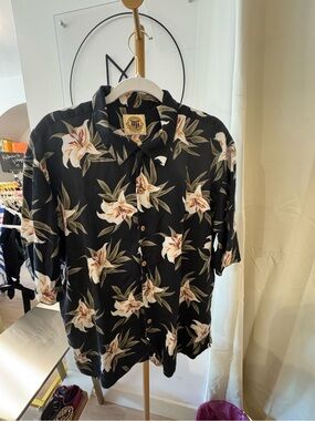 Men's Black Hawaiian vintage Pusser's West Indies tropical button-down Large EUC